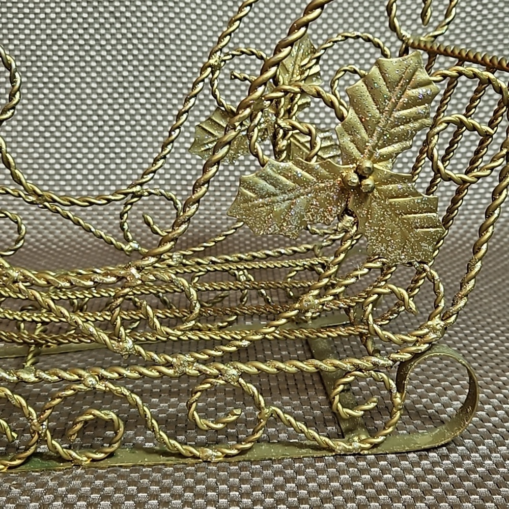 Vintage Gold Twisted Metal Reindeer and Sleigh. Large 18" x 13.5" x 5.75 - Picture 3 of 7